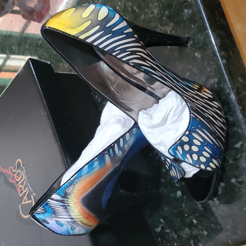 Shoes - Picture 2 of 5